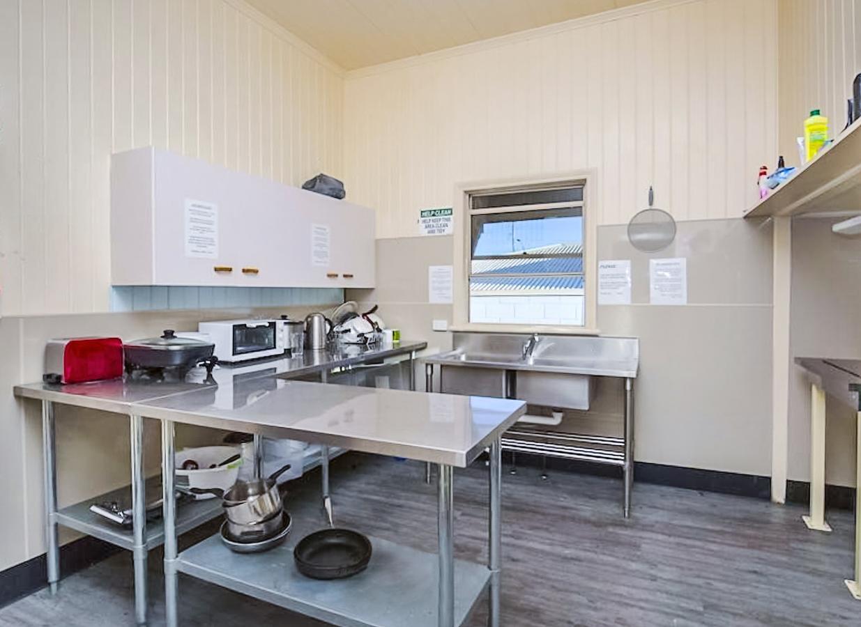 Bunk Inn Hostel Bundaberg Extérieur photo